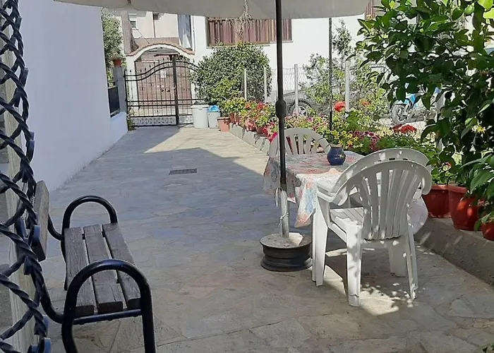 Evelyn Daire Limenas (Thasos)