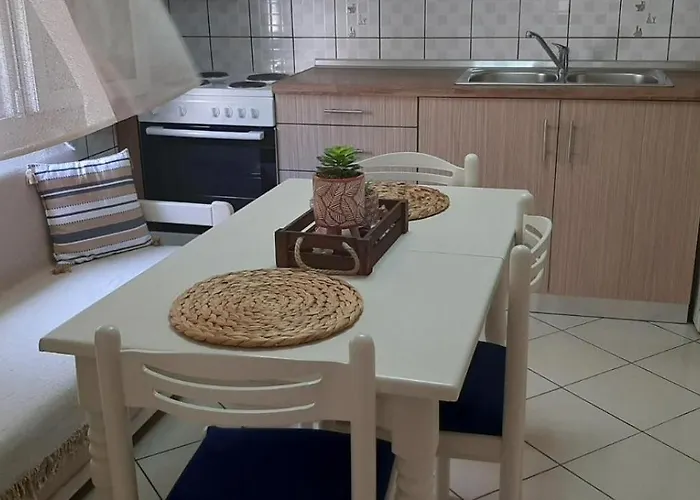 Evelyn * Limenas (Thasos)